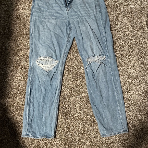 American Eagle Outfitters Women's Light Blue Straight Leg Jeans - Picture 1 of 4